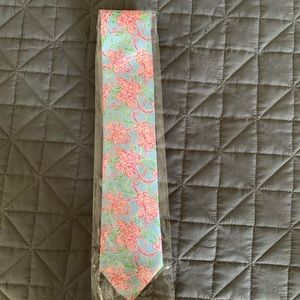 ❌ SOLD ❌ Lilly Pulitzer american cancer societytie